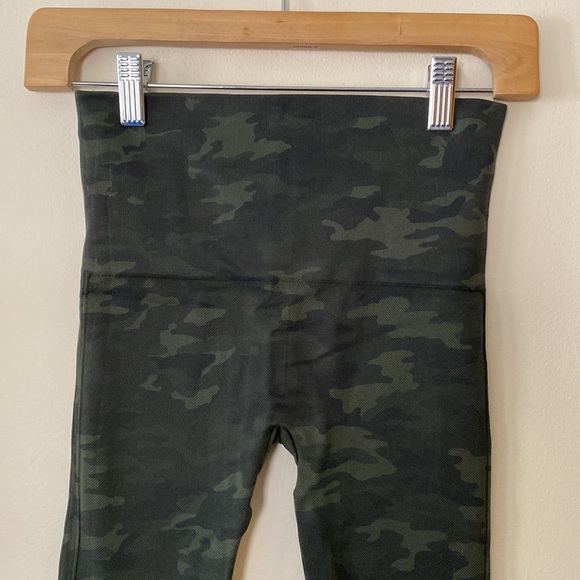 Spanx Look At Me Now camo legging - Picture 3 of 6